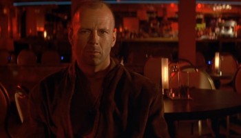 Pulp.Fiction.1994.720p.BRRip.Telugu.Dub.Dual-Audio.x264-1XBET.0000.th.jpg